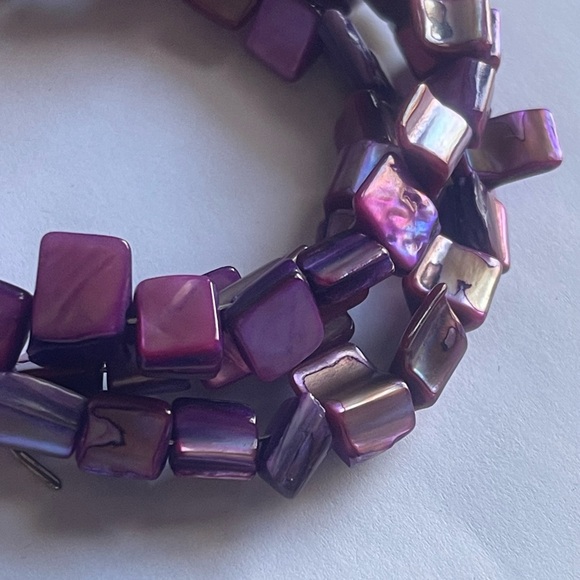 Wide Spiral Purple Shell Nugget Multistrand Flex
Bracelet - Adjustable - Picture 2 of 6